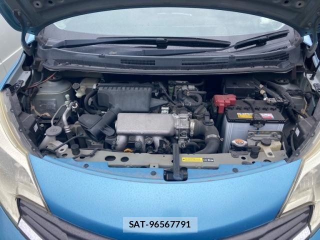 Nissan NOTE 2013-09 8367885-6