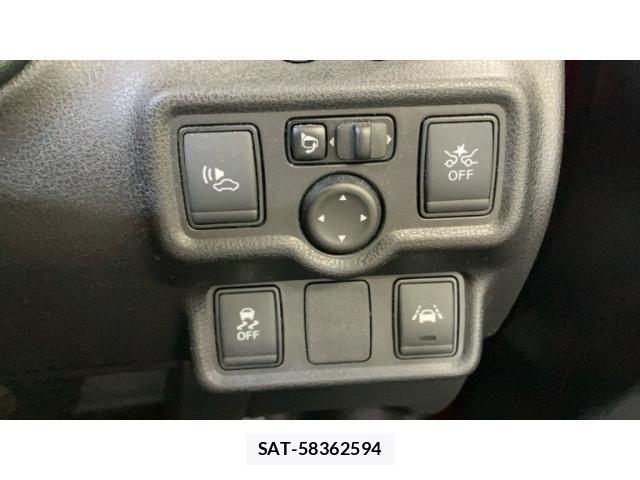 Nissan NOTE 2017-05 8367871-14