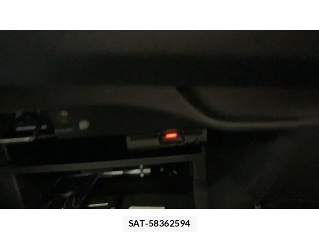 Nissan NOTE 2017-05 8367871-23