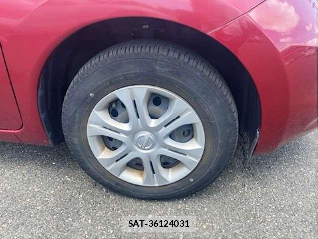 Nissan NOTE 2013-09 8367890-8