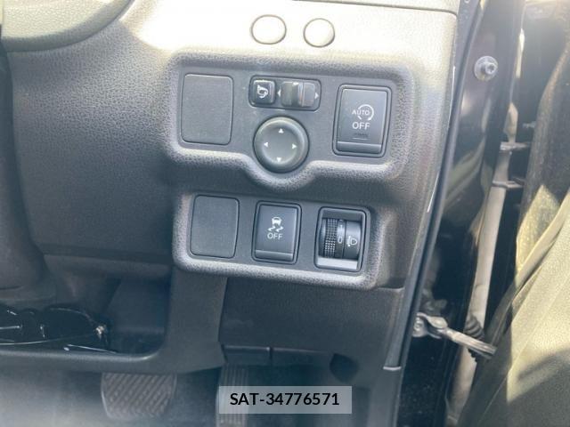 Nissan NOTE 2013-07 8367896-15