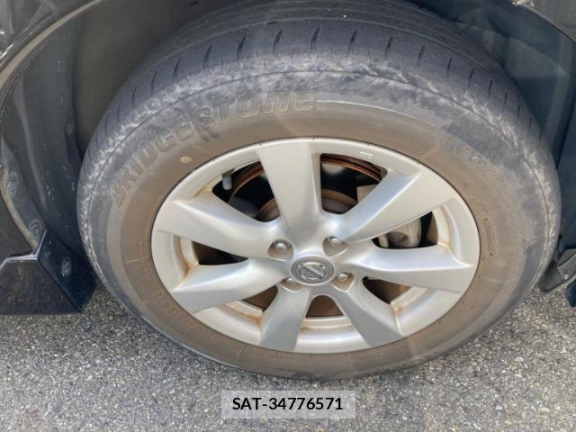 Nissan NOTE 2013-07 8367896-2