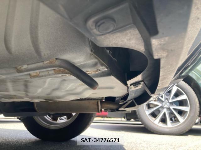 Nissan NOTE 2013-07 8367896-7