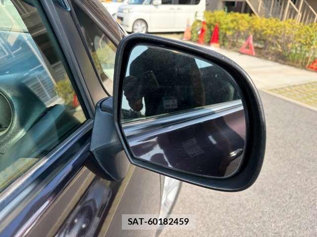 Nissan NOTE 2013-06 8367880-9