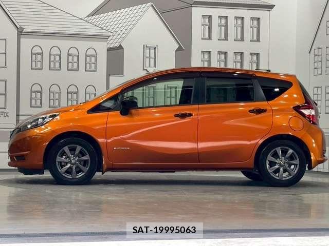 Nissan NOTE 2018-08 8367841-4