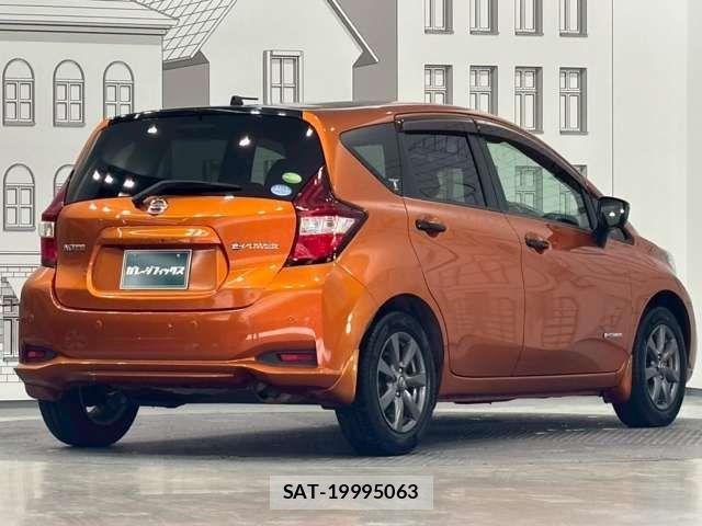 Nissan NOTE 2018-08 8367841-8