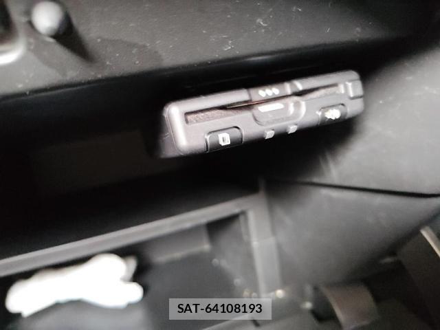 Nissan NOTE 2019-08 8367839-18