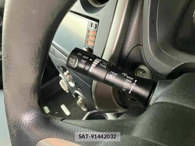 Nissan NOTE 2013-11 8367900-16