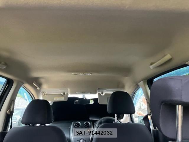 Nissan NOTE 2013-11 8367900-5