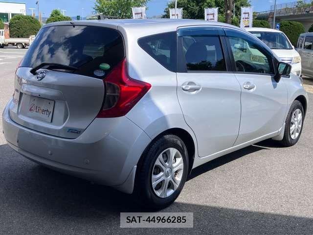 Nissan NOTE 2015-01 8367862-13