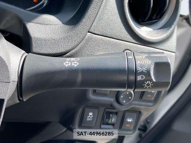 Nissan NOTE 2015-01 8367862-6