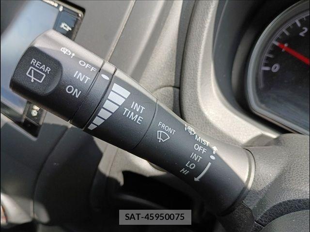 Nissan NOTE 2018-01 8367860-9