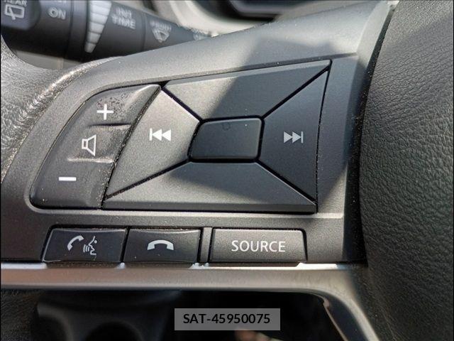 Nissan NOTE 2018-01 8367860-11