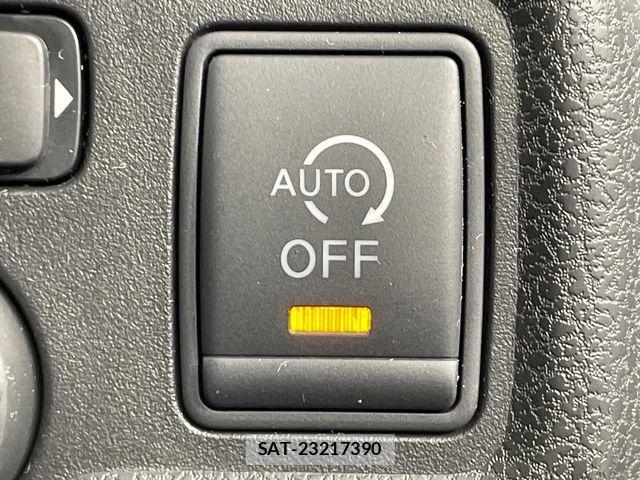 Nissan NOTE 2013-11 8367859-6