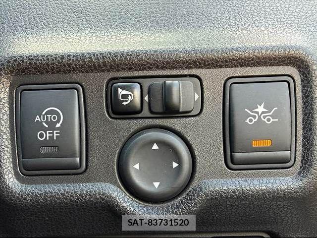Nissan NOTE 2015-02 8367874-6
