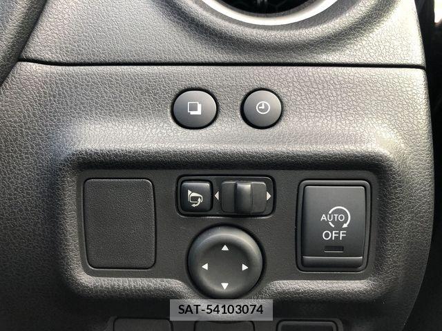 Nissan NOTE 2013-09 8367872-22