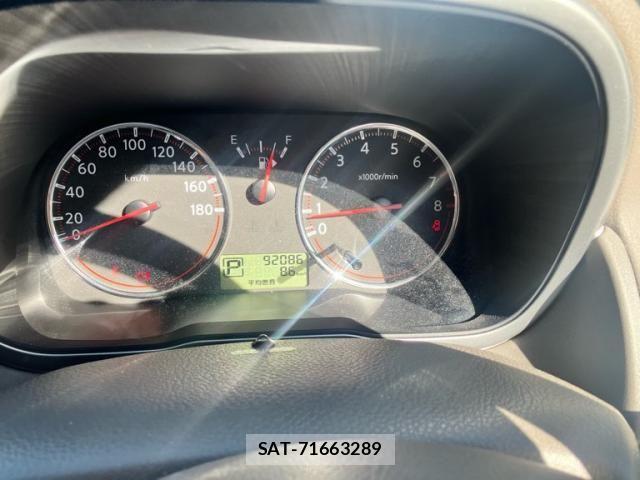 Nissan NOTE 2010-03 8367892-11
