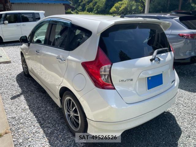 Nissan NOTE 2013-09 8367891-1