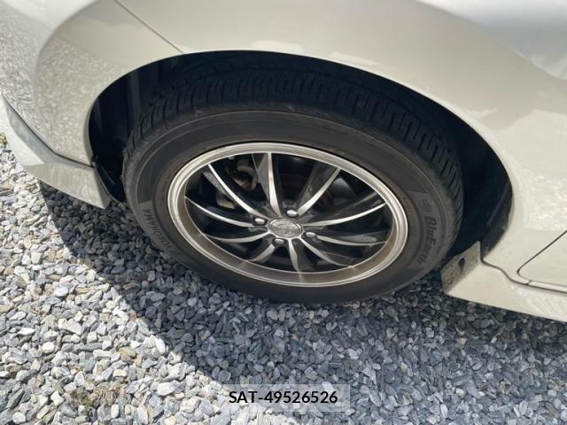 Nissan NOTE 2013-09 8367891-8