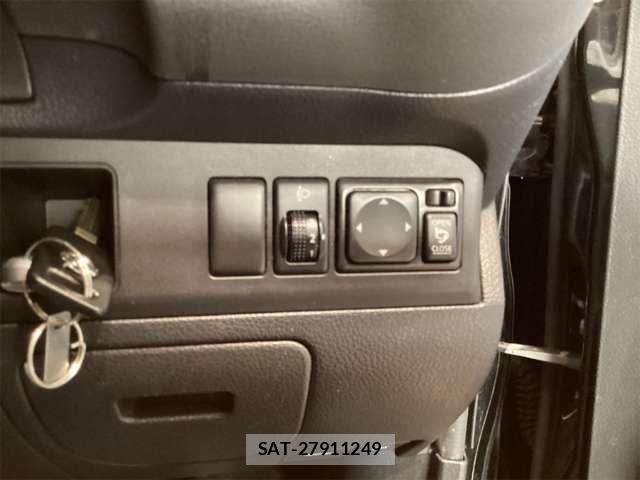 Nissan NOTE 2010-06 8367883-18
