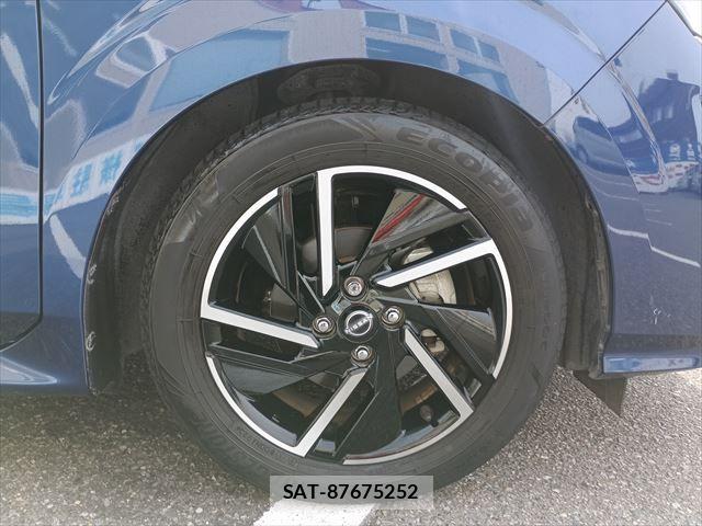 Nissan NOTE 2022-04 8367835-6