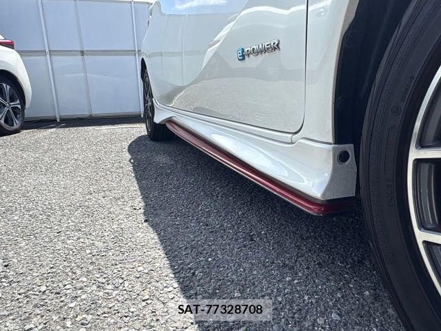 Nissan NOTE 2018-05 8367833-27