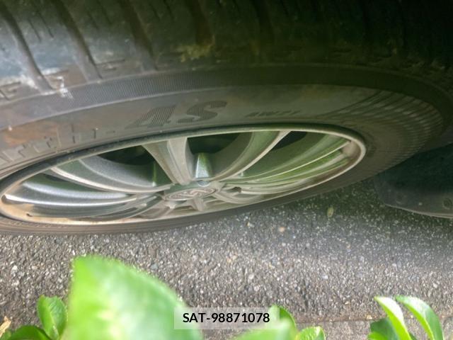 Nissan NOTE 2012-04 8367889-11