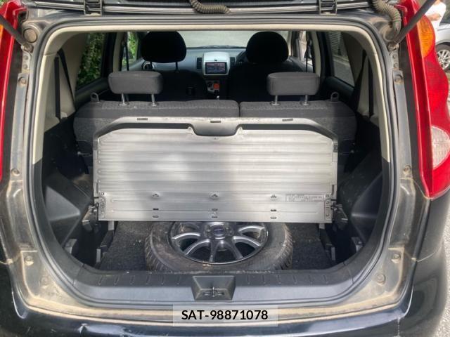 Nissan NOTE 2012-04 8367889-14