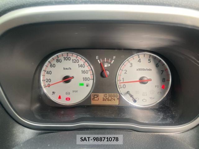Nissan NOTE 2012-04 8367889-18