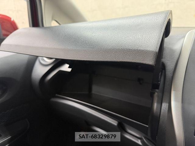 Nissan NOTE 2014-02 8367886-17