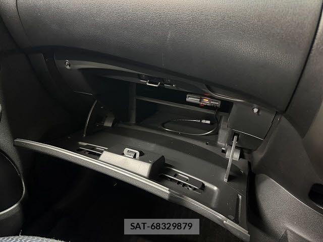 Nissan NOTE 2014-02 8367886-18