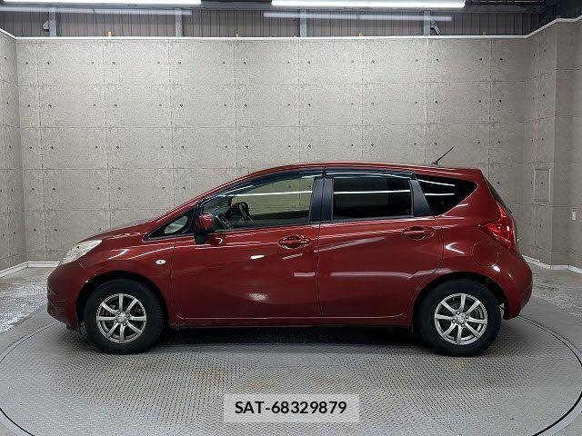 Nissan NOTE 2014-02 8367886-4