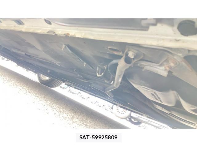 Nissan NOTE 2015-08 8367850-12