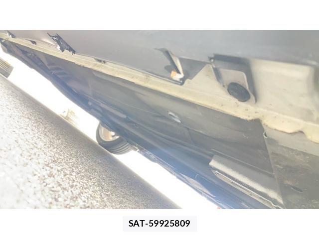Nissan NOTE 2015-08 8367850-6