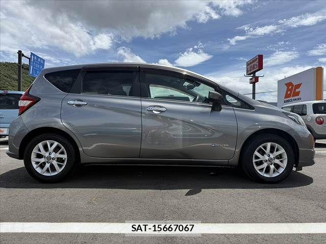Nissan NOTE 2018-09 8367866-10
