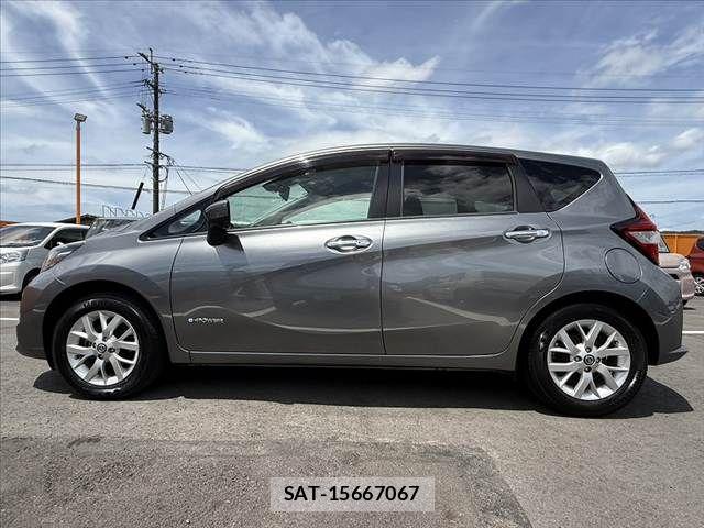 Nissan NOTE 2018-09 8367866-11