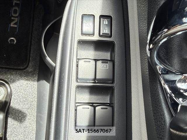 Nissan NOTE 2018-09 8367866-25