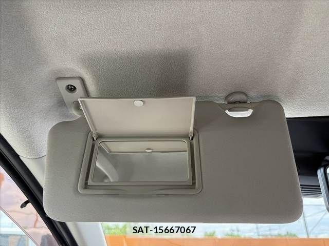 Nissan NOTE 2018-09 8367866-27