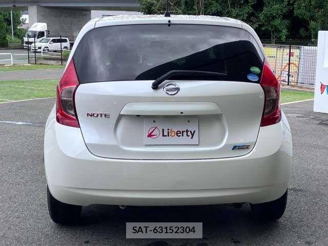 Nissan NOTE 2014-01 8367879-9