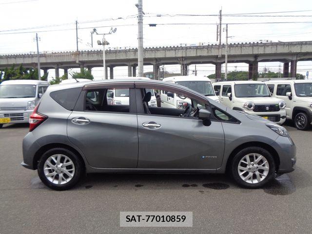 Nissan NOTE 2016-11 8367869-9