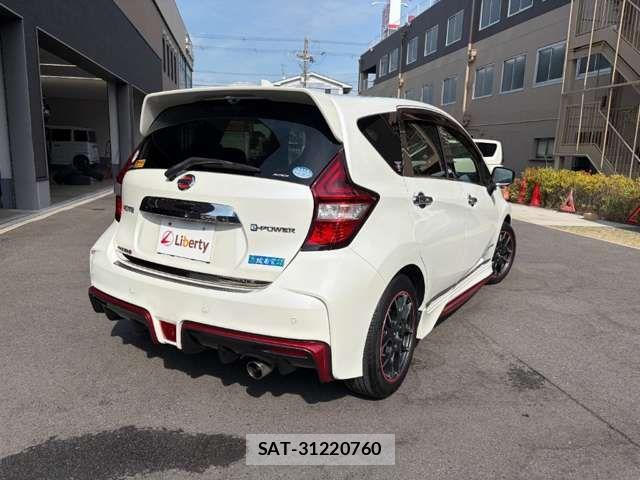 Nissan NOTE 2018-01 8367837-16