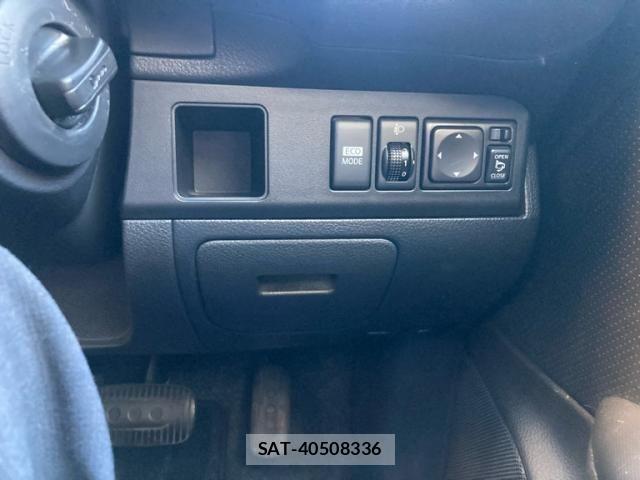 Nissan NOTE 2011-08 8367893-17