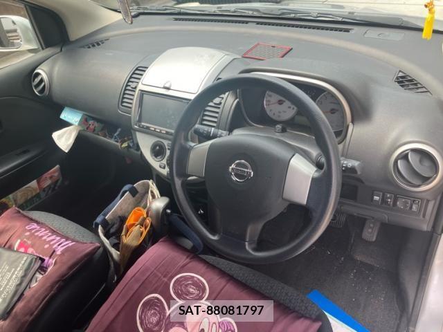 Nissan NOTE 2011-08 8367887-16