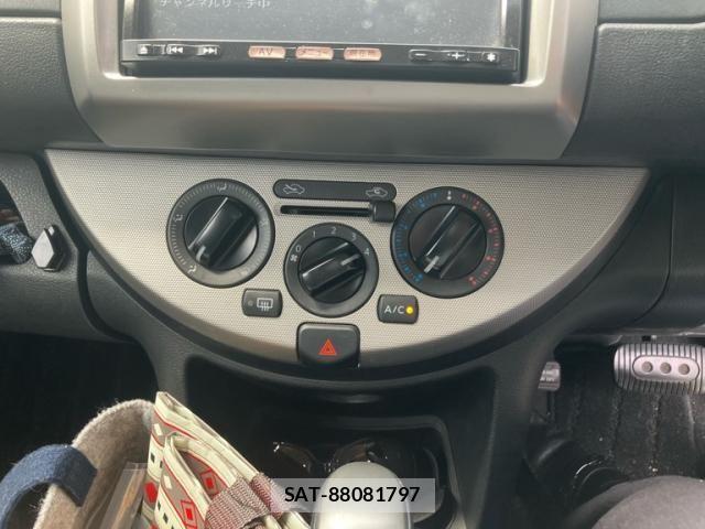 Nissan NOTE 2011-08 8367887-22