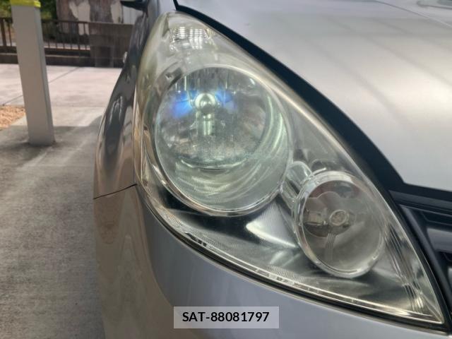 Nissan NOTE 2011-08 8367887-7