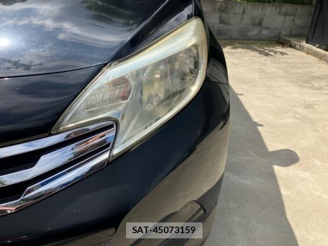 Nissan NOTE 2013-02 8367888-9