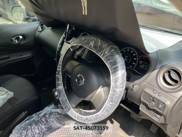 Nissan NOTE 2013-02 8367888-15