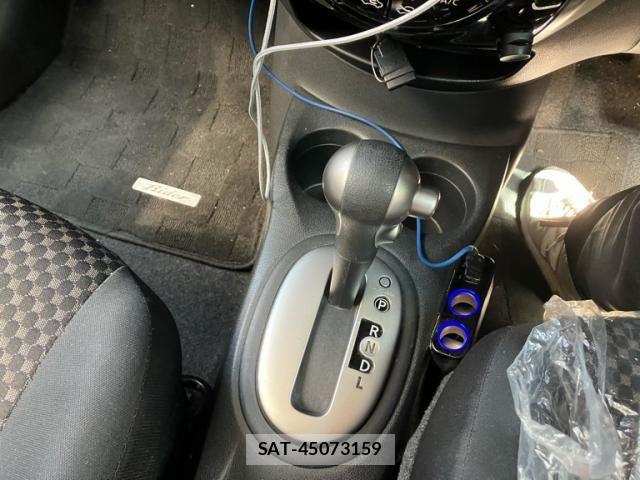 Nissan NOTE 2013-02 8367888-21