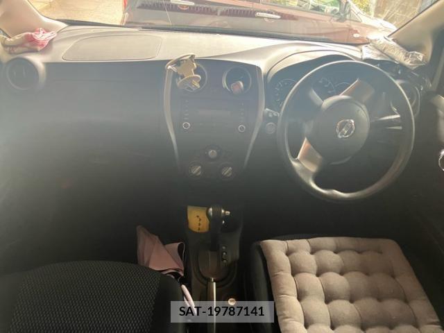 Nissan NOTE 2013-08 8367898-9