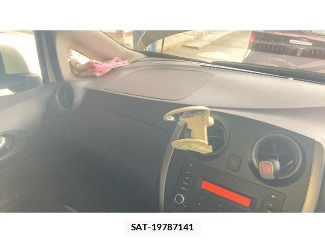 Nissan NOTE 2013-08 8367898-16